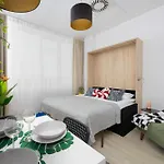 Jerozolimskie 216 With Parking By Renters Appartement