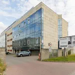Jerozolimskie 216 With Parking By Renters Appartement