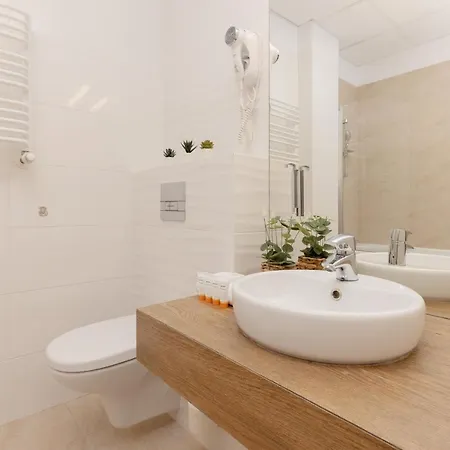 Appartement Jerozolimskie 216 With Parking By Renters Warschau