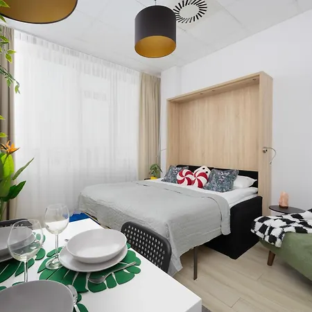 Jerozolimskie 216 With Parking By Renters Daire