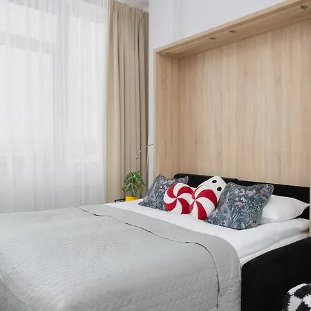 Jerozolimskie 216 With Parking By Renters Varşova