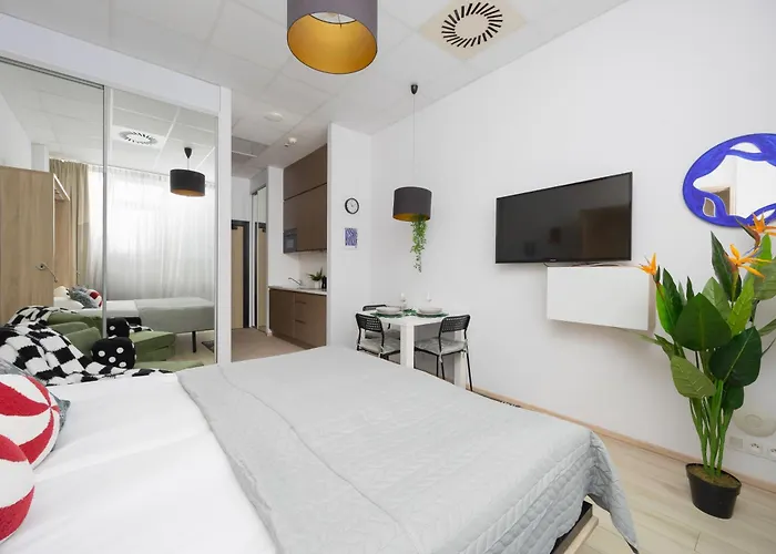 Jerozolimskie 216 With Parking By Renters * Warsaw