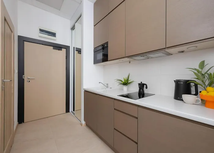 Jerozolimskie 216 With Parking By Renters * Warsaw