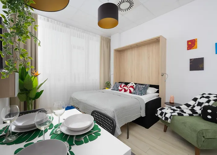 Jerozolimskie 216 With Parking By Renters Apartment